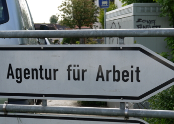 Arbeitslosigkeit sinkt im Februar leicht