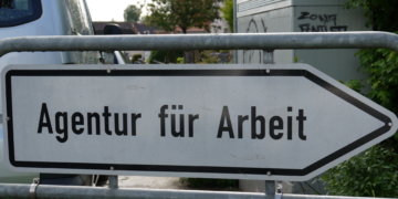 Arbeitslosigkeit sinkt im Februar leicht