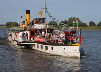 Nostalgie auf der Elbe: Zwei historische Dampfschiffe treffen sich Ostermontag in Hitzacker