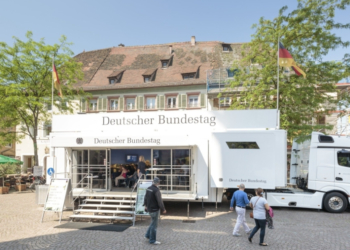 Infomobil des Deutschen Bundestages in Ratzeburg