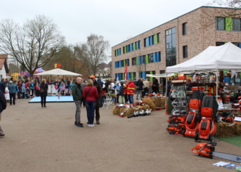 Zu nass: Gewerbeschau Ratzeburg startete verhalten in den ersten Tag