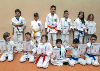 Möllner Ju-Jutsu-Fighter stoßen bei Berlin auf ergiebige Silberader!