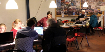 Wegschmeißen war gestern – ein Besuch im Repair Café Mölln