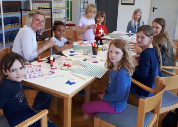 Bastelnachmittag in der Stadtbücherei Mölln