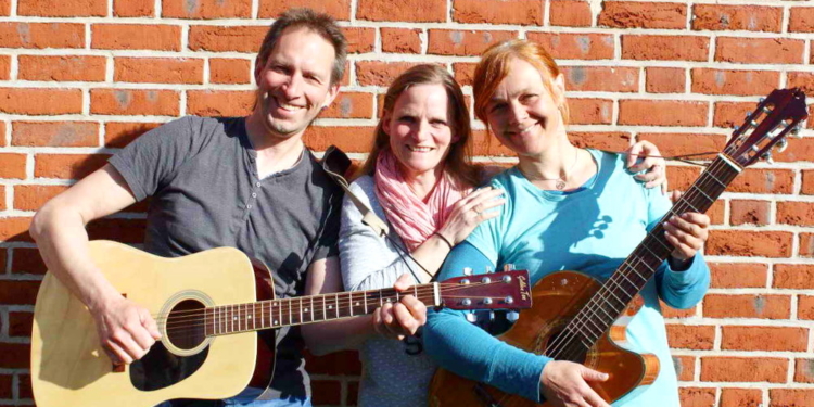 Konzert mit Trio ‚Pearls+Tears‘
