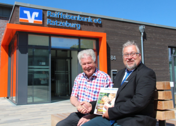 Raiffeisenbank Ratzeburg spendet zugunsten der Jüngsten