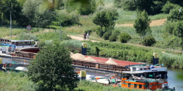 Die Schleuse im Grünen