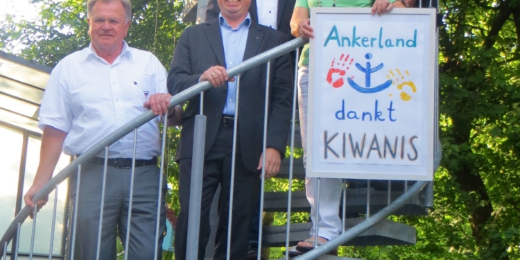Kiwanis Club Ratzeburg spendet für traumatisierte Kinder