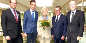 Roswitha Struensee für langjähriges Engagement geehrt