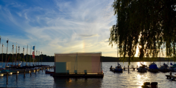 Meryl Streep tanzt auf dem Ratzeburger See