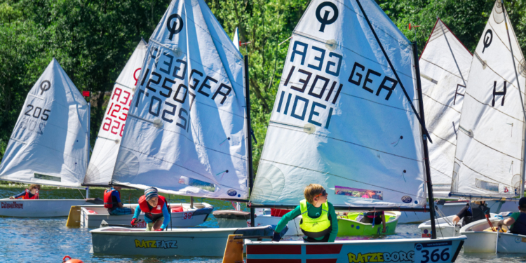 Ratzeburger Nachwuchssegler erfolgreich bei Eichholzer Optimisten-Jüngsten-Regatta
