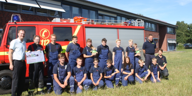 Vereinigte Stadtwerke unterstützen Nusser Jugendfeuerwehr
