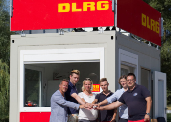 DLRG Rettungsschwimmer im Dauereinsatz