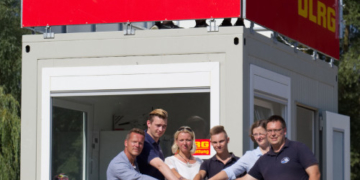 DLRG Rettungsschwimmer im Dauereinsatz