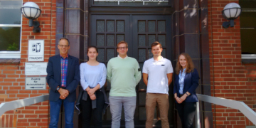 Drei neue Auszubildende und vier frischgebackene Finanzwirte beim Finanzamt Ratzeburg