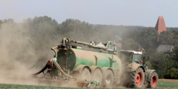 Der Boden wartet auf die Gülle