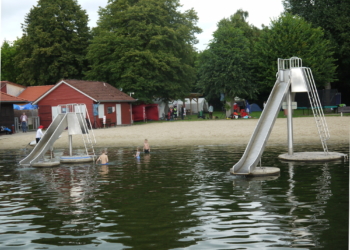 Badewarnung: Blaualgen im Schulsee Mölln am Luisenbad
