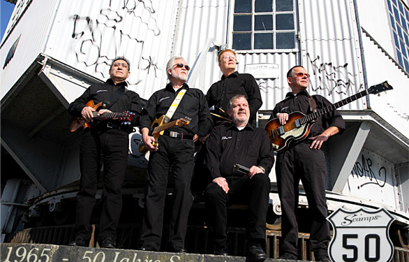 Priesterkate: Rock- und Pop-Hits mit der Band ‚Scamps‘