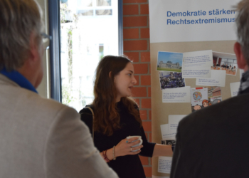 Ausstellung ‚Demokratie stärken – Rechtsextremismus bekämpfen‘ im BBZ Mölln
