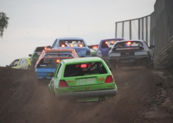 Packende Rennen beim 53. Autocross auf dem Grambeker Heidering