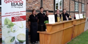 Cocktails für den guten Zweck: genießBar mixt für die Willkommenskultur in Ratzeburg