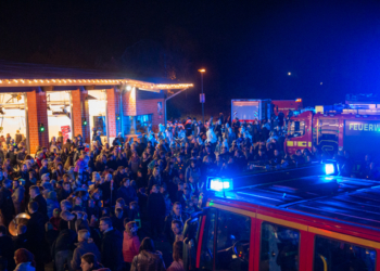 Laternenumzug der Möllner Wehr fand großen Zuspruch