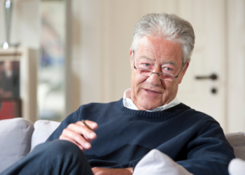 Björn Engholm liest Weihnachtliches in St. Marien Basthorst