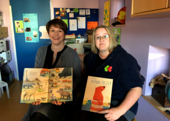 CDU-Landtagsabgeordnete Andrea Tschacher als Vorlesepatin in Aktion