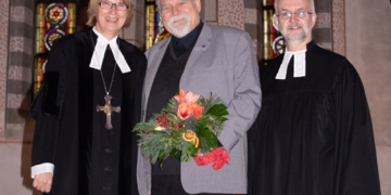 Breitenfelde: Pröpstin Eiben ehrte Gemeindebrief-‚Layouter‘ Hubert Ihns