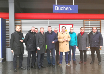 Bahnfahrt mit Verkehrsminister Dr. Bernd Buchholz von Ratzeburg nach Büchen