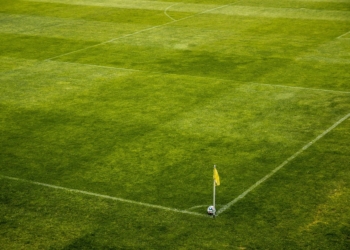 Homophobie und Sexismus im Fußball