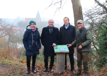 Informationstafel auf dem Heidberg eingeweiht