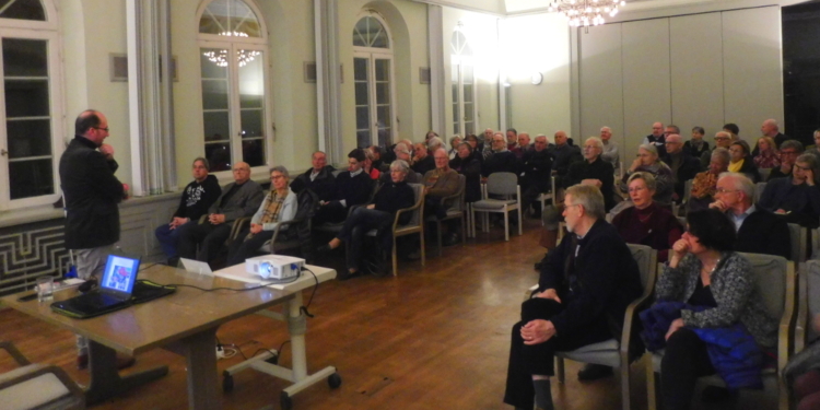 Ratzeburger Volkshochschule blickt auf ein Jahr voller politischer Bildung