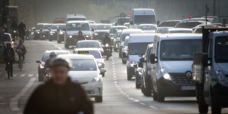Saubere Mobilität: Parlament und EU-Staaten einig über neue CO2-Grenzwerte für Autos