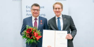 Sieben ehrenamtlich engagierte Schleswig-Holsteiner mit dem Verdienstkreuz am Bande ausgezeichnet