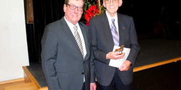 Ratzeburg verleiht ‚Bronzenen Löwen‘ an Walter Benthin