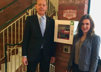 Stadt Mölln stattet alle städtischen Gebäude mit lebensrettenden Defibrillatoren aus