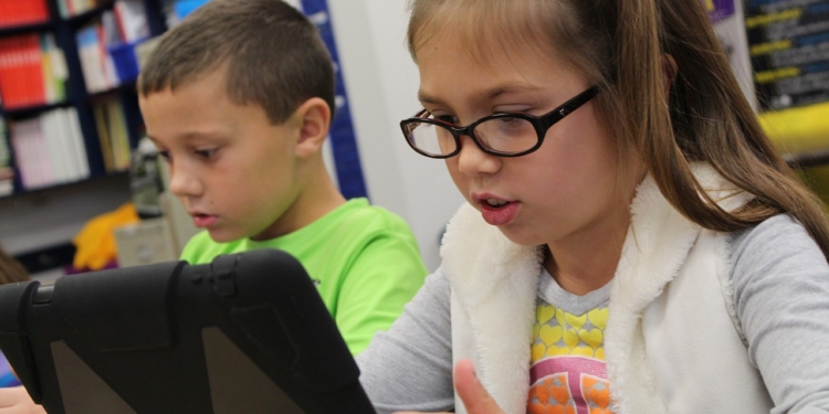 Schulverbandsvorsteher Friedrich Thorn mahnt Umsetzung Digitalpaktes an