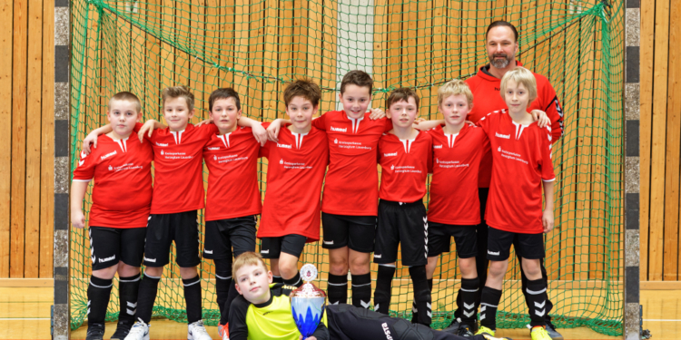 E2 des TSV Berkenthin gewinnt Hallenkreismeisterschaft im Fußball