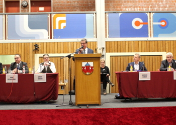 Ratzeburgs ’next‘ Bürgermeister – 1.000 Zuschauer verfolgten Vorstellungsrunde