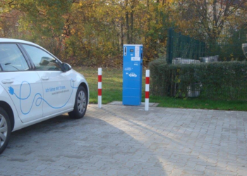 HanseWerk Natur installiert E-Ladesäule in Schwarzenbek direkt am BHKW