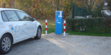 HanseWerk Natur installiert E-Ladesäule in Schwarzenbek direkt am BHKW