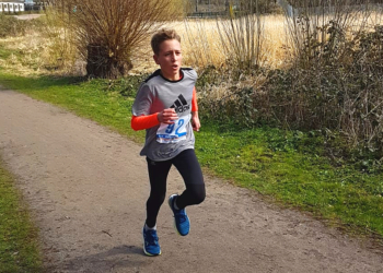 Möllner Triathlon Nachwuchs beim Swim & Run auch in Elmshorn weiter auf Medaillenkurs