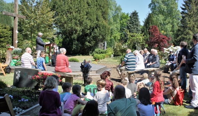 6. ‚Bunter Markt‘ auf dem Lauenburger Friedhof