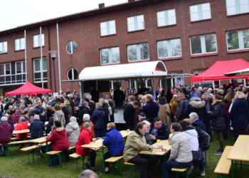 9. Maibaumfest der Freiwilligen Feuerwehr Wentorf bei Hamburg wird zum 1. Maifest!