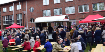 9. Maibaumfest der Freiwilligen Feuerwehr Wentorf bei Hamburg wird zum 1. Maifest!