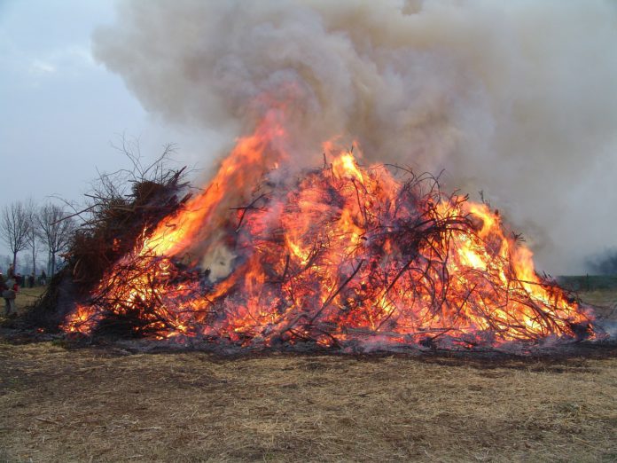 Osterfeuer02