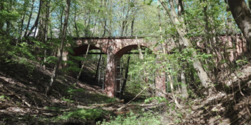 Historische Dreifeldbogenbrücke zwischen Dermin und Röpersberg unter Denkmalschutz gestellt