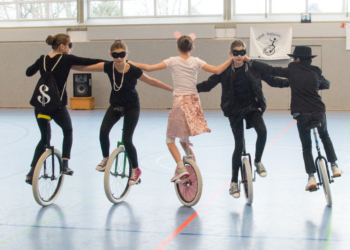 Einrad-Gala in der Grönau-Halle