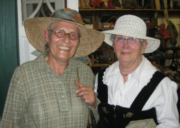 Museum ‚vergessene Arbeit‘ in Steinhorst zeigt Nostalgiemodenschau